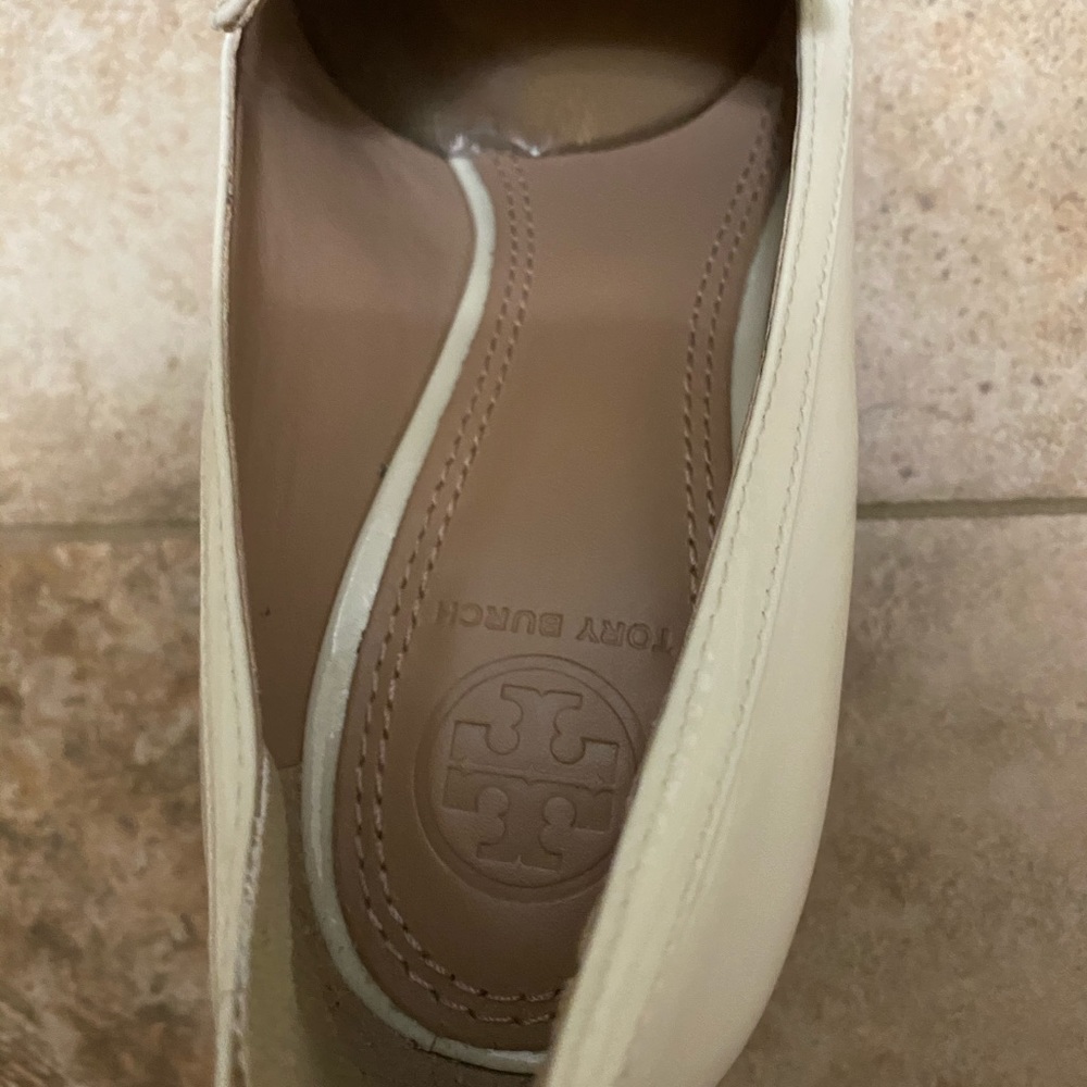 Shoes - Picture 4 of 5